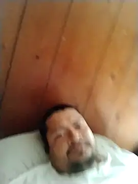 Snapshot of rober245 chatting on October 18, 2025, 6:52 pm rober245 online show from October 18, 2025, 6:52 pm