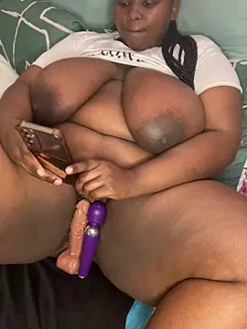 queenxdede online show from July 12, 2026, 1:13 pm