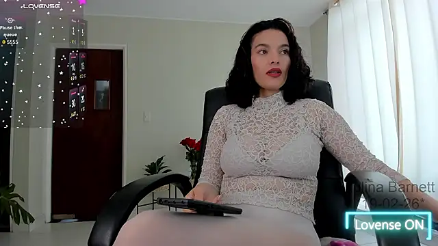 paulinabarnett- online show from February 19, 2026, 2:02 pm