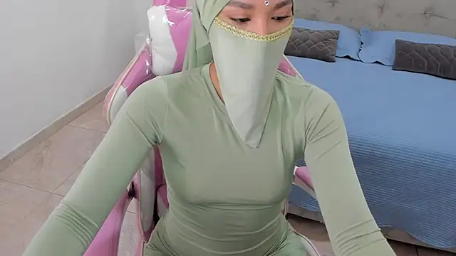 Snapshot of Hanaa_latif chatting on December 23, 2024, 3:33 pm Hanaa latif online show from December 23, 2024, 3:33 pm