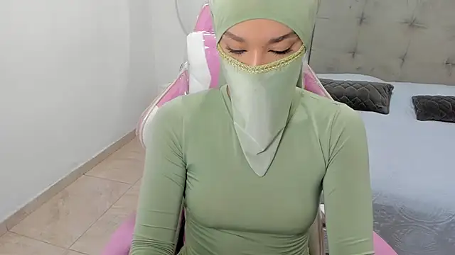 Snapshot of Hanaa_latif chatting on December 27, 2024, 7:24 pm Hanaa latif online show from December 27, 2024, 7:24 pm