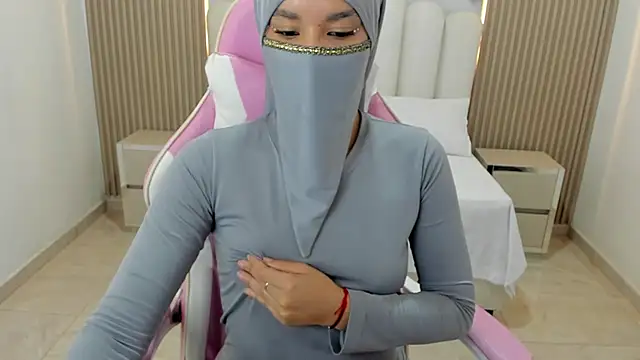 Snapshot of Hanaa_latif chatting on February 7, 2025, 2:58 pm Hanaa latif online show from February 7, 2025, 2:58 pm