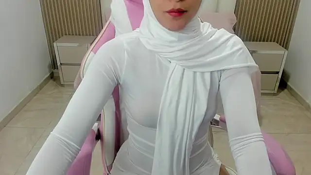 Snapshot of Hanaa_latif chatting on February 17, 2025, 11:55 am Hanaa latif online show from February 17, 2025, 11:55 am