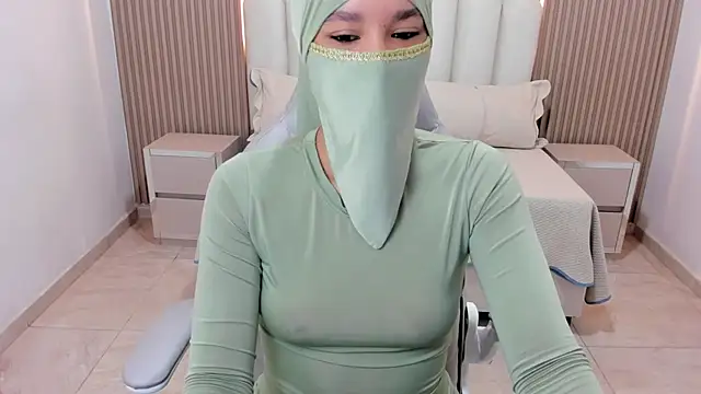 Snapshot of Hanaa_latif chatting on March 7, 2025, 12:01 pm Hanaa latif online show from March 7, 2025, 12:01 pm