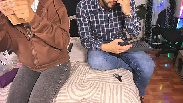 Snapshot of -soulmate-s chatting on December 19, 2025, 1:29 pm -soulmate-s online show from December 19, 2025, 1:29 pm