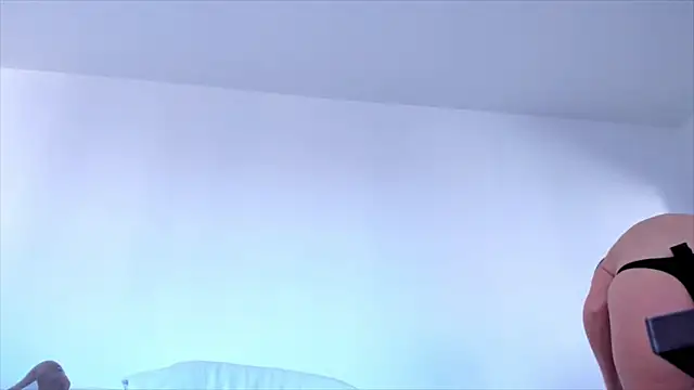 Snapshot of hornyemma__ chatting on January 13, 2025, 9:30 am hornyemma online show from January 13, 2025, 9:30 am
