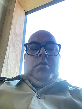 SoloHernan online show from October 20, 2025, 1:11 pm