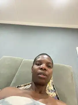 Snapshot of Cocowett chatting on December 3, 2025, 7:56 pm Cocowett online show from December 3, 2025, 7:56 pm