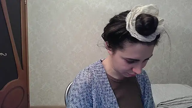 Snapshot of Kashtanka_ chatting on December 17, 2024, 5:58 pm Kashtanka online show from December 17, 2024, 5:58 pm