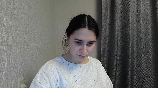 Snapshot of Kashtanka_ chatting on December 25, 2024, 8:07 pm Kashtanka online show from December 25, 2024, 8:07 pm