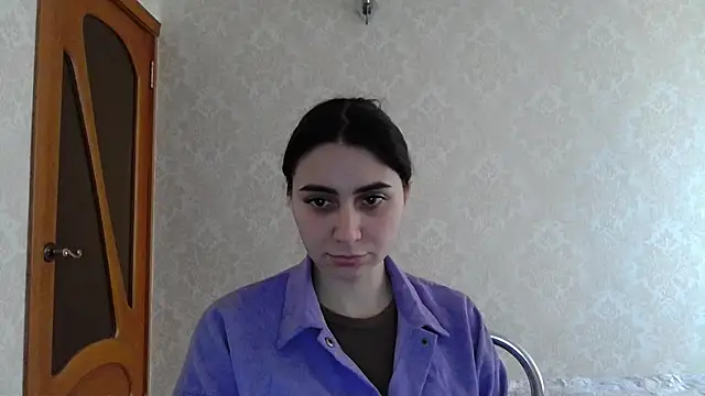 Snapshot of Kashtanka_ chatting on February 5, 2025, 8:00 am Kashtanka online show from February 5, 2025, 8:00 am