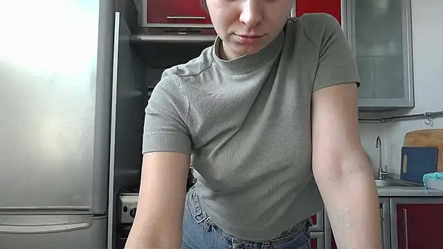 Snapshot of Kashtanka_ chatting on February 10, 2025, 7:47 am Kashtanka online show from February 10, 2025, 7:47 am