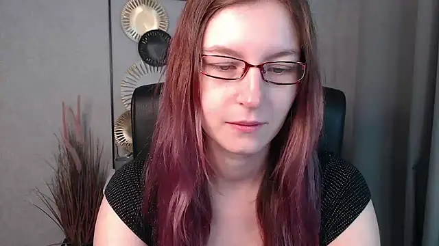 Snapshot of emmaxDelight chatting on December 3, 2024, 6:26 am emmaxDelight online show from December 3, 2024, 6:26 am