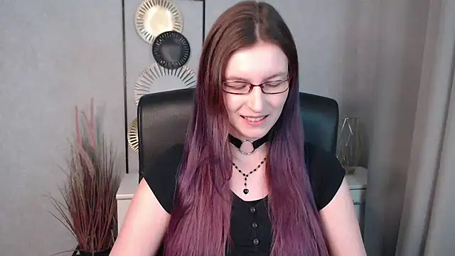 Snapshot of emmaxDelight chatting on December 10, 2024, 10:06 am emmaxDelight online show from December 10, 2024, 10:06 am