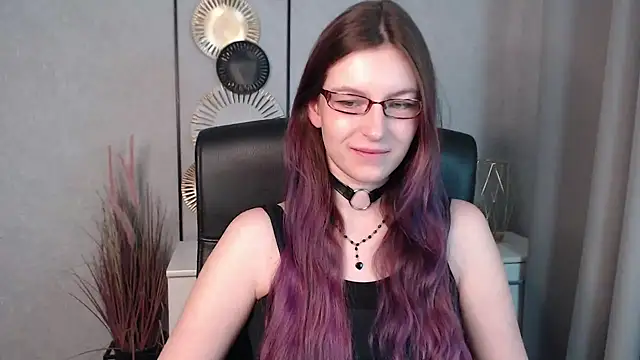 Snapshot of emmaxDelight chatting on December 13, 2024, 6:31 am emmaxDelight online show from December 13, 2024, 6:31 am