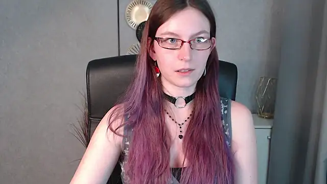Snapshot of emmaxDelight chatting on December 18, 2024, 1:12 pm emmaxDelight online show from December 18, 2024, 1:12 pm
