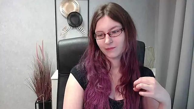 Snapshot of emmaxDelight chatting on December 29, 2024, 7:39 am emmaxDelight online show from December 29, 2024, 7:39 am
