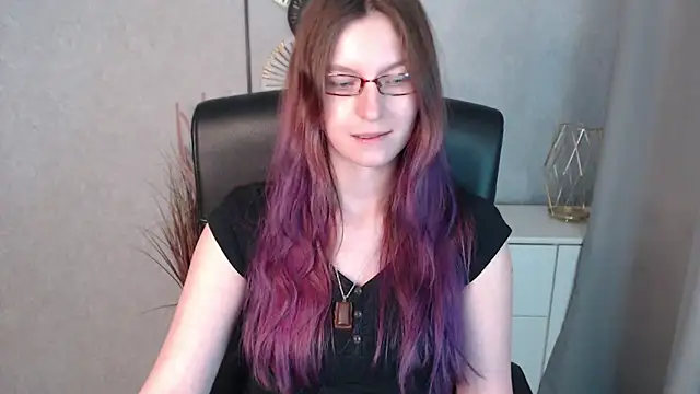 Snapshot of emmaxDelight chatting on January 13, 2025, 10:14 am emmaxDelight online show from January 13, 2025, 10:14 am