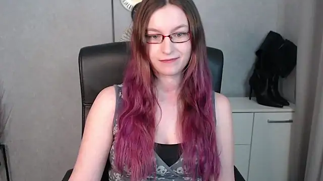 Snapshot of emmaxDelight chatting on February 5, 2025, 10:08 am emmaxDelight online show from February 5, 2025, 10:08 am
