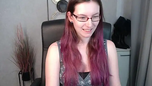 Snapshot of emmaxDelight chatting on February 6, 2025, 11:21 am emmaxDelight online show from February 6, 2025, 11:21 am