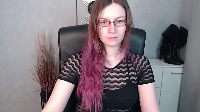 Snapshot of emmaxDelight chatting on February 13, 2025, 6:30 am emmaxDelight online show from February 13, 2025, 6:30 am