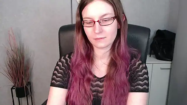 Snapshot of emmaxDelight chatting on February 13, 2025, 12:43 pm emmaxDelight online show from February 13, 2025, 12:43 pm