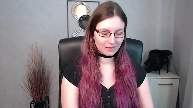 Snapshot of emmaxDelight chatting on March 18, 2025, 10:25 am emmaxDelight online show from March 18, 2025, 10:25 am