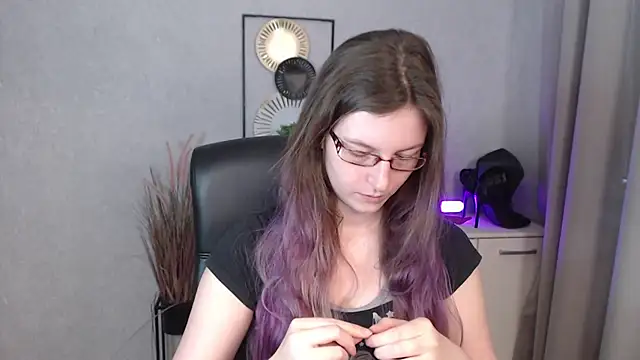 Snapshot of emmaxDelight chatting on September 19, 2025, 5:31 am emmaxDelight online show from September 19, 2025, 5:31 am