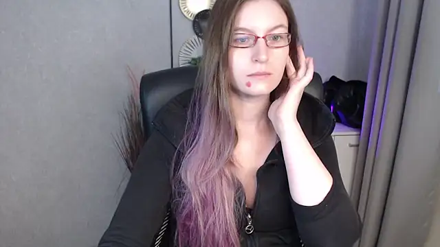 Snapshot of emmaxDelight chatting on October 2, 2025, 5:25 am emmaxDelight online show from October 2, 2025, 5:25 am