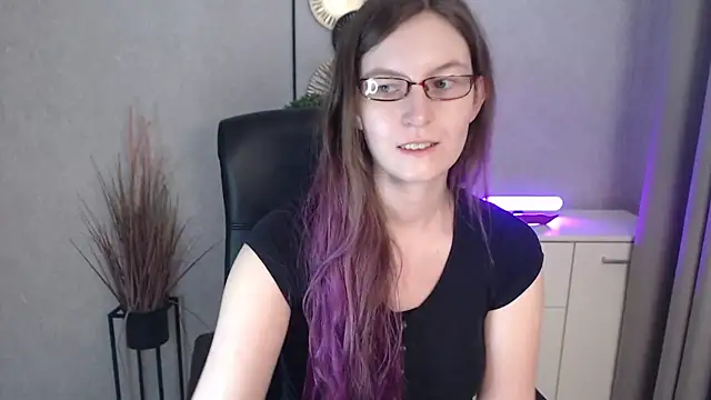 emmaxDelight online show from December 1, 2025, 6:29 am