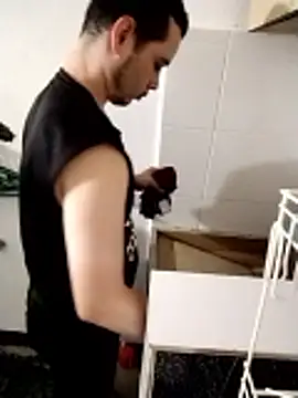 Snapshot of Gasparin32 chatting on February 7, 2026, 12:14 am Gasparin32 online show from February 7, 2026, 12:14 am