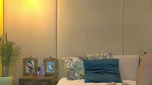 Snapshot of NattyDevon chatting on February 8, 2025, 12:39 pm NattyDevon online show from February 8, 2025, 12:39 pm