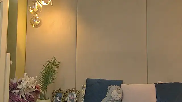 Snapshot of NattyDevon chatting on March 20, 2025, 5:57 am NattyDevon online show from March 20, 2025, 5:57 am