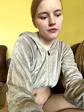 Snapshot of DaMa-1808 chatting on October 13, 2025, 6:57 am DaMa-1808 online show from October 13, 2025, 6:57 am