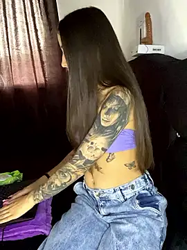  Luuna online show from November 23, 2025, 6:19 pm