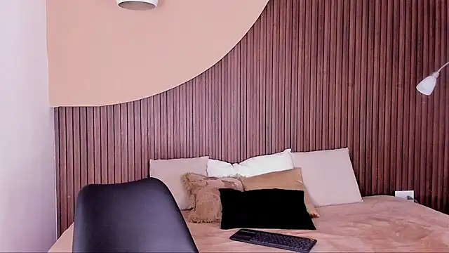 zander 2120 online show from March 9, 2025, 2:10 pm