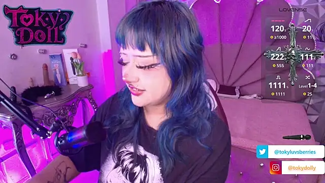 Snapshot of toky_doll chatting on October 3, 2025, 8:39 pm toky doll online show from October 3, 2025, 8:39 pm