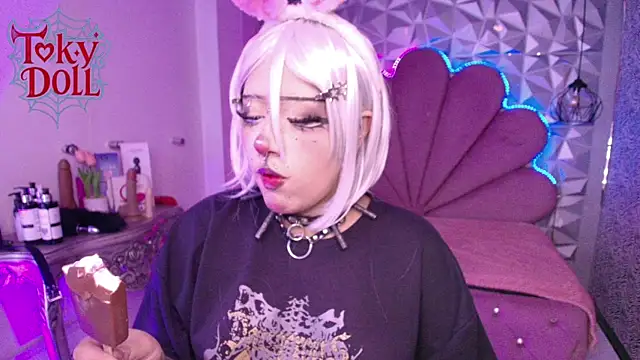 Snapshot of toky_doll chatting on October 7, 2025, 9:01 pm toky doll online show from October 7, 2025, 9:01 pm