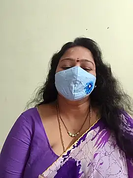 neelu-hoty online show from September 20, 2025, 1:01 pm