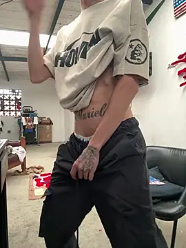 Snapshot of 27powercm chatting on February 18, 2026, 8:05 pm 27powercm online show from February 18, 2026, 8:05 pm