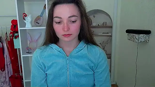  Barbie Kiss  online show from May 31, 2026, 2:46 pm