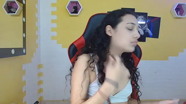 Snapshot of hellen_queensex chatting on March 6, 2025, 9:42 pm hellen queensex online show from March 6, 2025, 9:42 pm