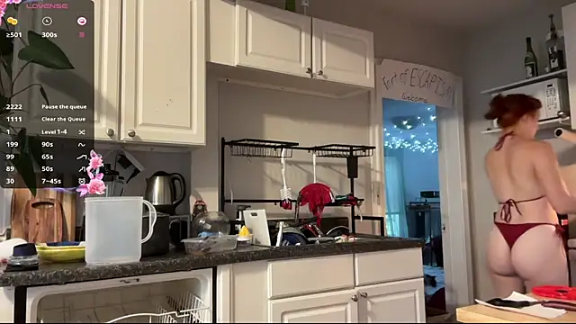 Snapshot of Aria_Fields chatting on September 30, 2025, 3:39 pm Aria Fields online show from September 30, 2025, 3:39 pm