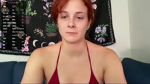 Snapshot of Aria_Fields chatting on October 9, 2025, 4:05 pm Aria Fields online show from October 9, 2025, 4:05 pm