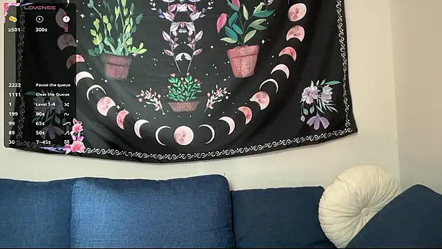 Snapshot of Aria_Fields chatting on November 4, 2025, 5:23 pm Aria Fields online show from November 4, 2025, 5:23 pm