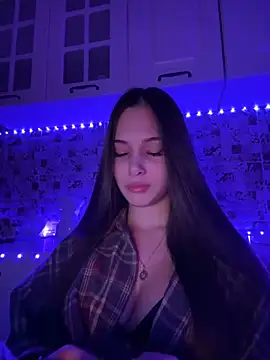 Snapshot of EricaWalls chatting on December 13, 2024, 5:00 pm EricaWalls online show from December 13, 2024, 5:00 pm