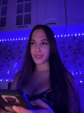 Snapshot of EricaWalls chatting on December 19, 2024, 9:17 pm EricaWalls online show from December 19, 2024, 9:17 pm