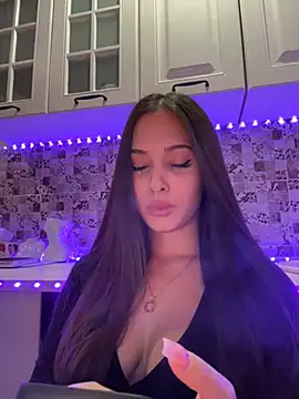 Snapshot of EricaWalls chatting on December 22, 2024, 3:33 pm EricaWalls online show from December 22, 2024, 3:33 pm