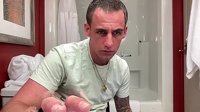 Snapshot of PeytonJohnn chatting on September 27, 2025, 5:45 am PeytonJohnn online show from September 27, 2025, 5:45 am