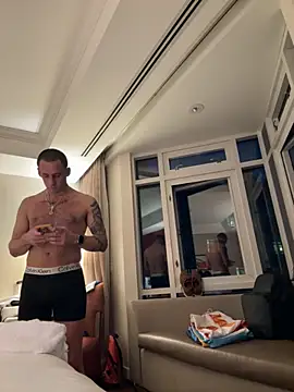 Snapshot of PeytonJohnn chatting on October 6, 2025, 11:02 pm PeytonJohnn online show from October 6, 2025, 11:02 pm